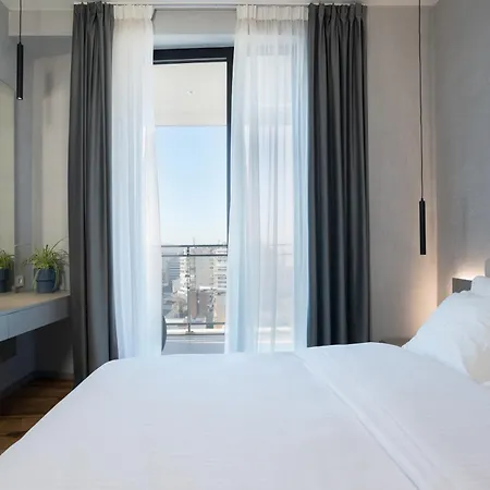 Apartman Ee Homes - Curated Design & Skyline Views